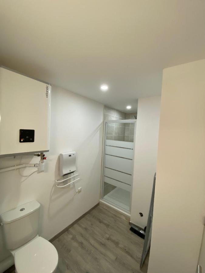 Studio Confortable Au Centre De Маноск Екстер'єр фото
