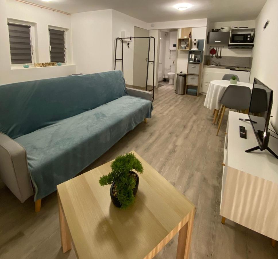 Studio Confortable Au Centre De Маноск Екстер'єр фото