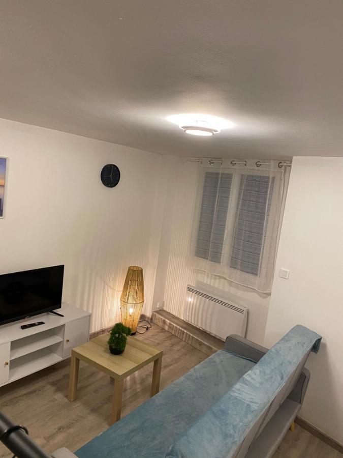 Studio Confortable Au Centre De Маноск Екстер'єр фото